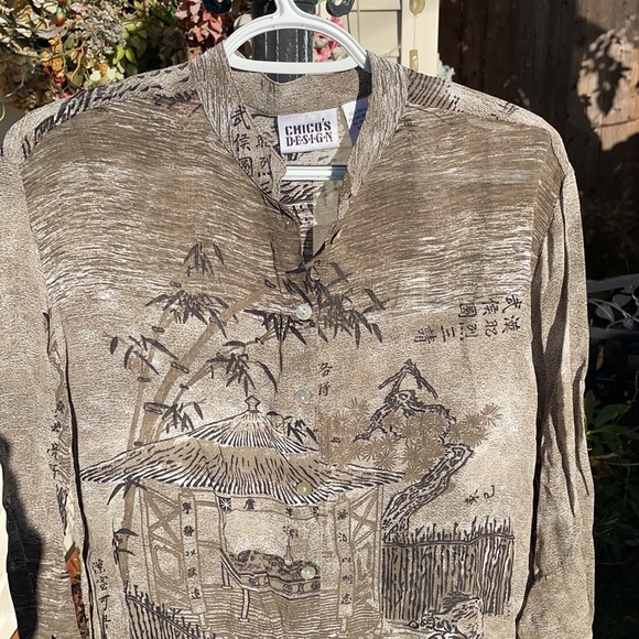 Chico’s transparent women’s long sleeve button down blouse size 1 - Picture 2 of 8